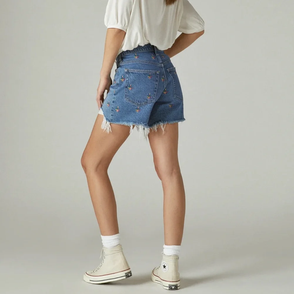 Lucky Brand | Lucky Legend 90s Midi Shorts Embroidered High Rise 5